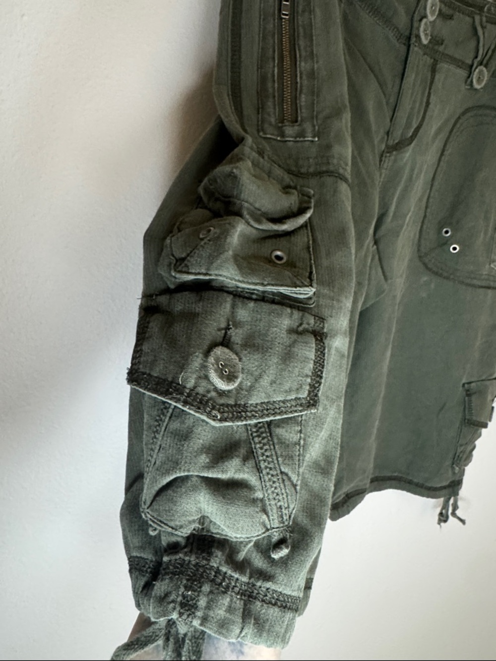 Da-Nang Olive Green Women's Cargo Shorts - Picture 4 of 7